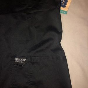 NWT Cherokee Workwear Revolution Women’s Scrub Top